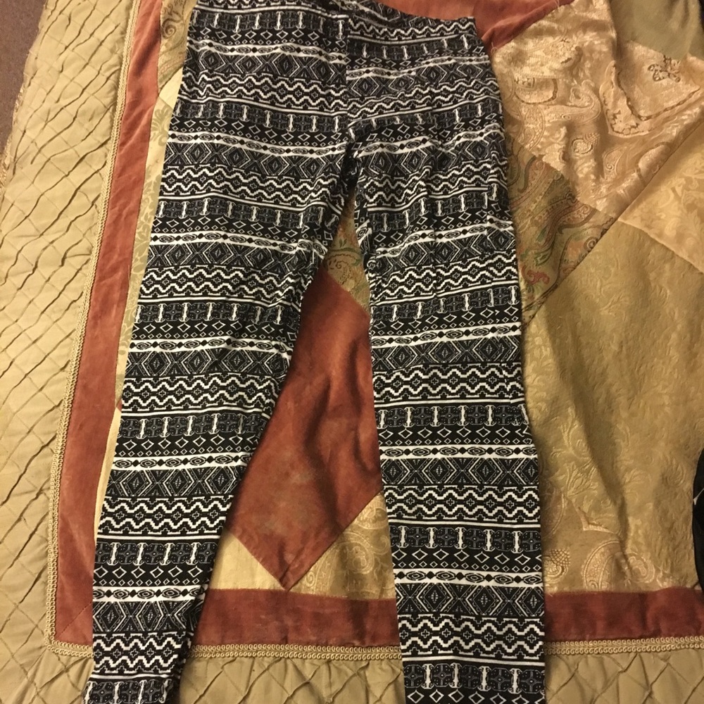 Aztec black and White leggings